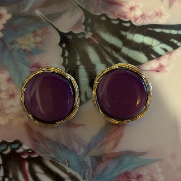 Lisner Vintage Purple Moon Glow Earrings silver Tone Clip-On Signed - Picture 3 of 4